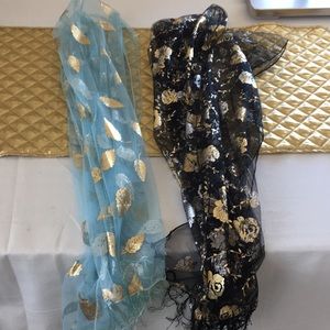 Tulle scarves with metallic print